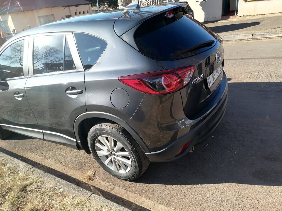 2015 MAZDA CX5 SKYACTIVE TECHNOLOGY 2.0 AUTOMATIC TRANSMISSION IN EXCELLENT CONDITION