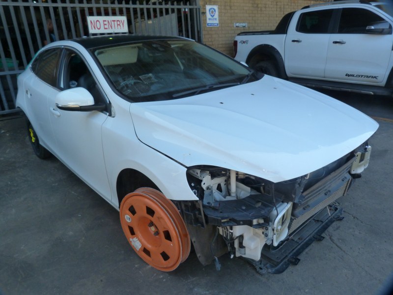Volvo V40 T5 AT White - 2017 SPARESBOYZ STRIPPING FOR SPARES - Private Seller Volvo V40 T5 AT White - 2017 SPARESBOYZ STRIPPING FOR SPARES - Private Seller