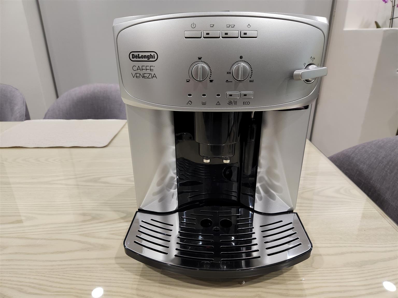 DeLonghi Caffe Venezia Coffee Machine 