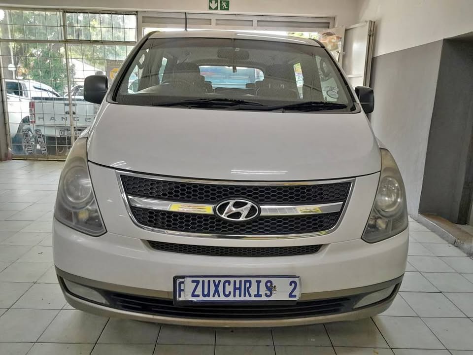 2013 HYUNDAI H1 2.5 MANUAL