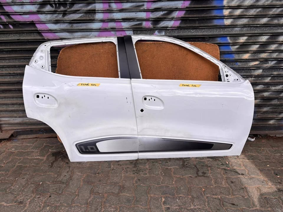 Renault Kwid Right Front door & Right back doors - Private Seller Renault Kwid Right Front door & Right back doors - Private Seller