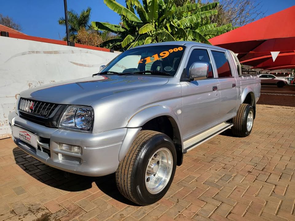 2004 MITSUBISHI COLT RODEO 3.0 V6 4X4 D/C