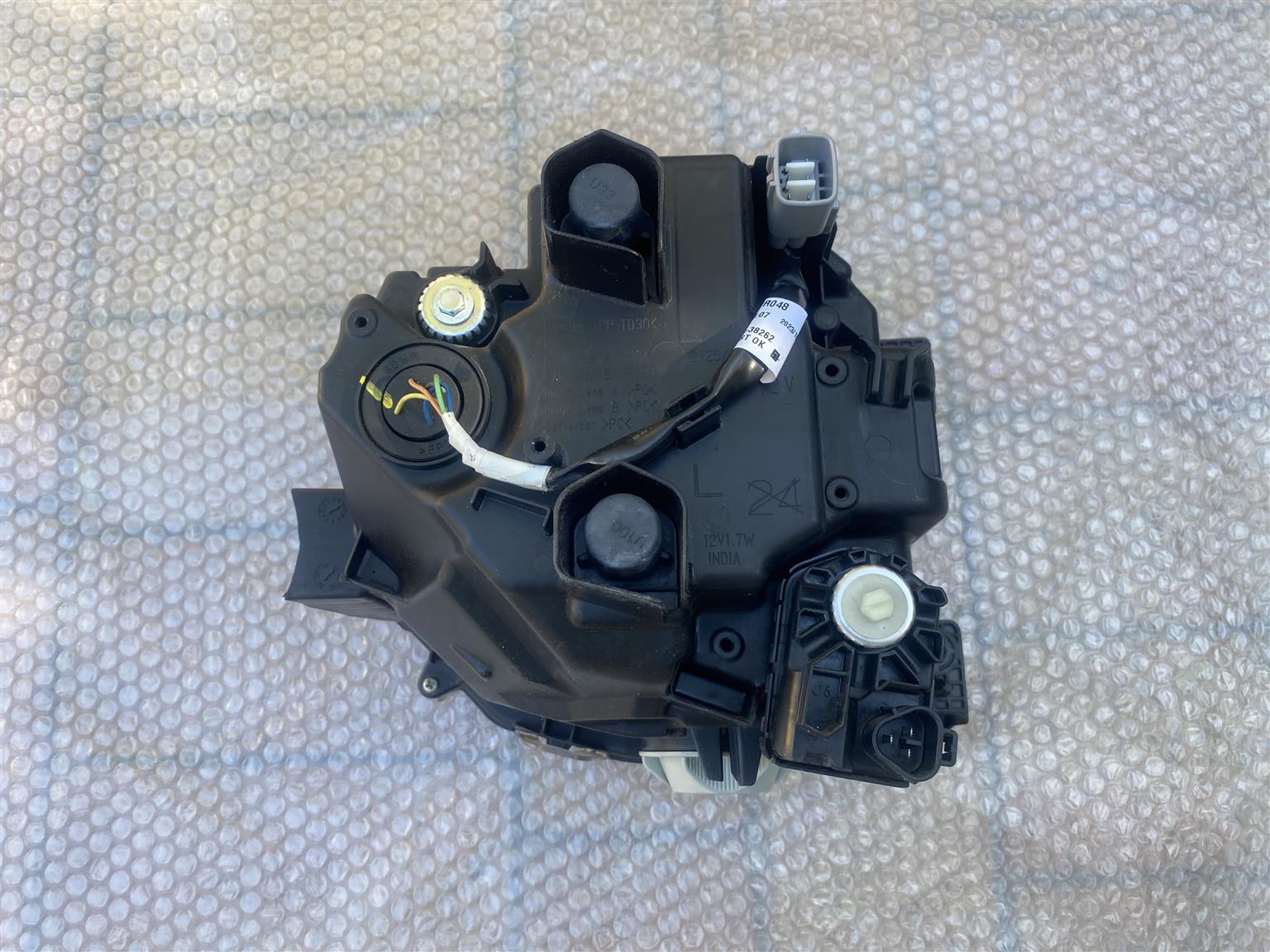 2025 SUZUKI JIMNY FULL LED HEADLIGHT LEFT SIDE FOR SALE. IN EXCELLENT CONDITION - Private Seller 2025 SUZUKI JIMNY FULL LED HEADLIGHT LEFT SIDE FOR SALE. IN EXCELLENT CONDITION - Private Seller