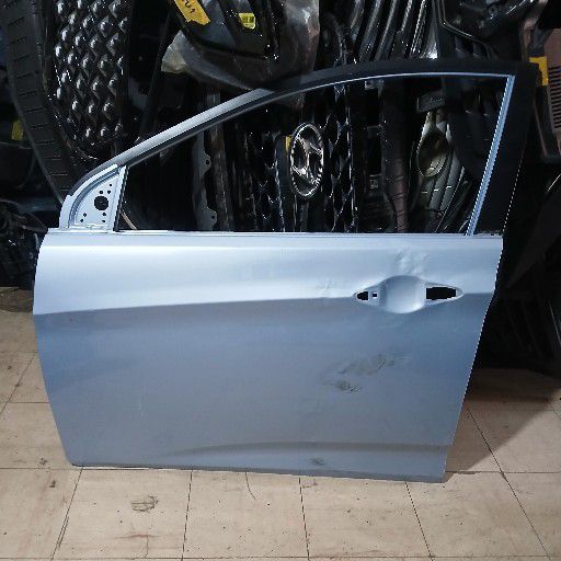 Hyundai accent door - Private Seller Hyundai accent door - Private Seller