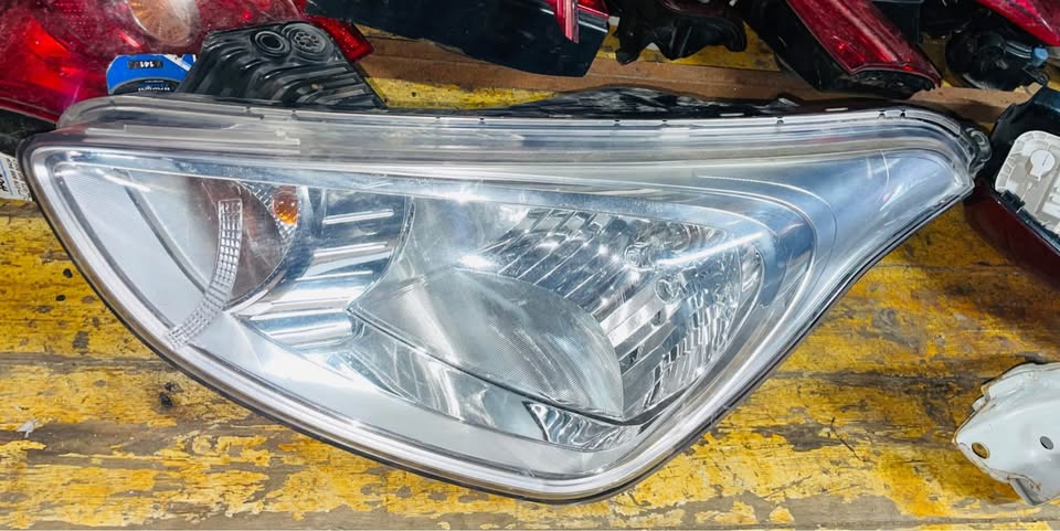 Hyundai Grand i10 headlight 2013/21 - Private Seller Hyundai Grand i10 headlight 2013/21 - Private Seller