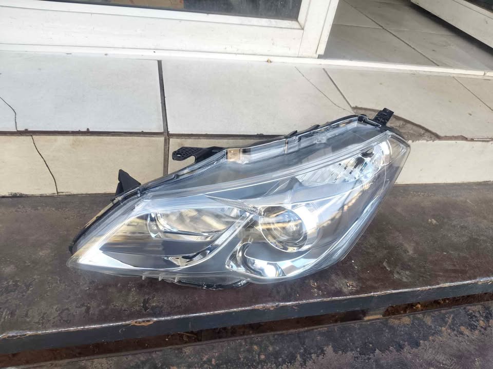 Suzuki Ciaz left headlight - Private Seller Suzuki Ciaz left headlight - Private Seller