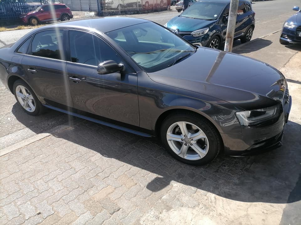 2014 Audi A4 2.0 TDI Sedan Automatic with a leather seat and Spare key