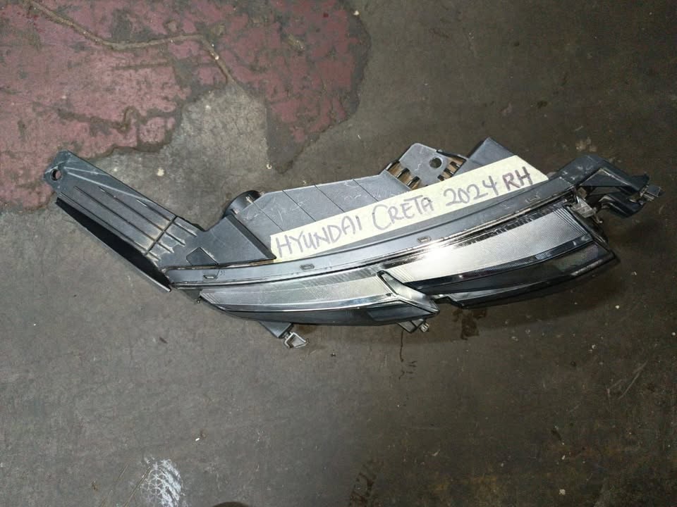 Hyundai creta Right Headlight - Private Seller Hyundai creta Right Headlight - Private Seller