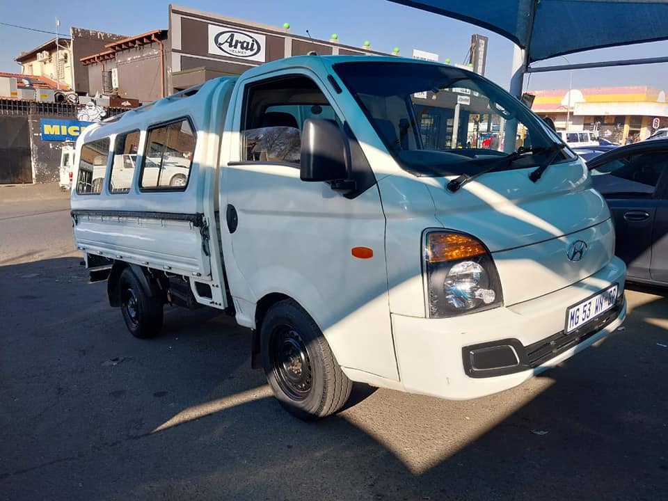 2017 HYUNDAI H100 2.6 115 000KM WHITE COLOR MANUEL DIESEL