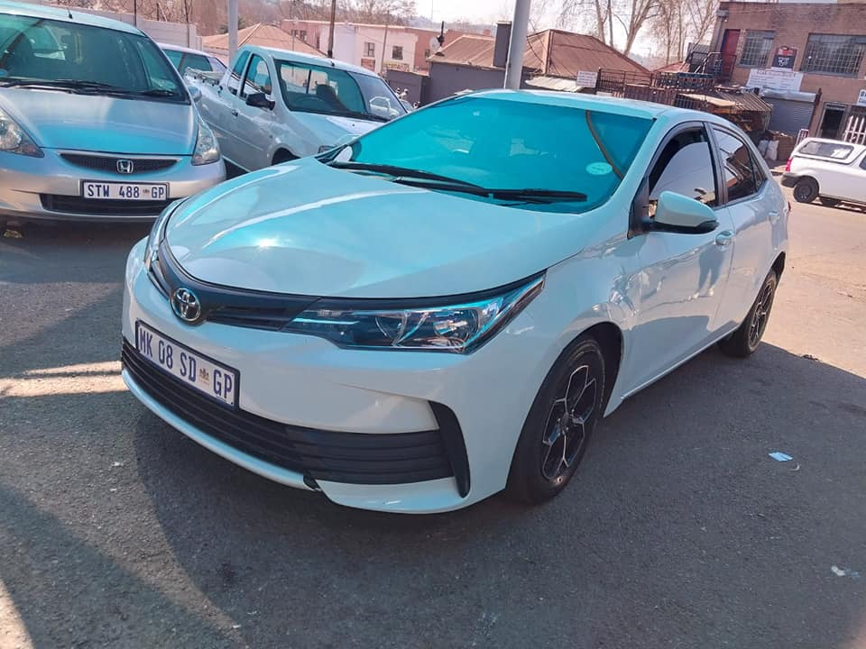 2021 TOYOTA COROLLA QUEST 1.8 75 000KM WHITE COLOR AUTOMATIC PETROL