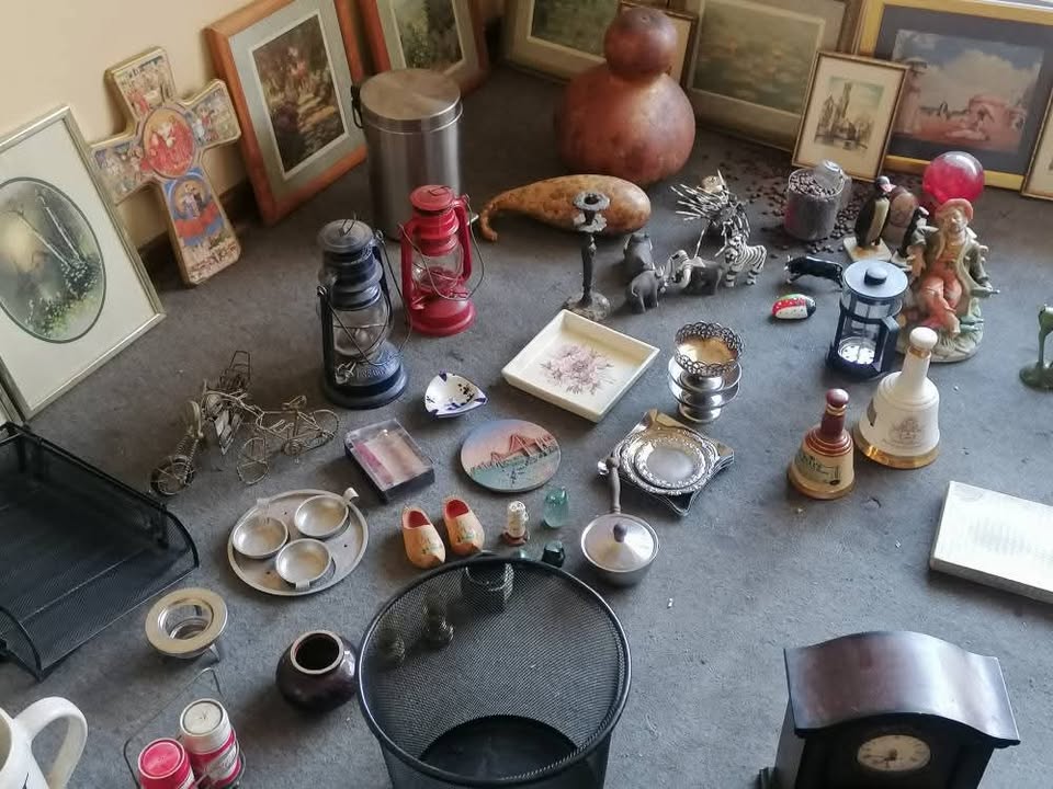 Antiques and collectables for sale,