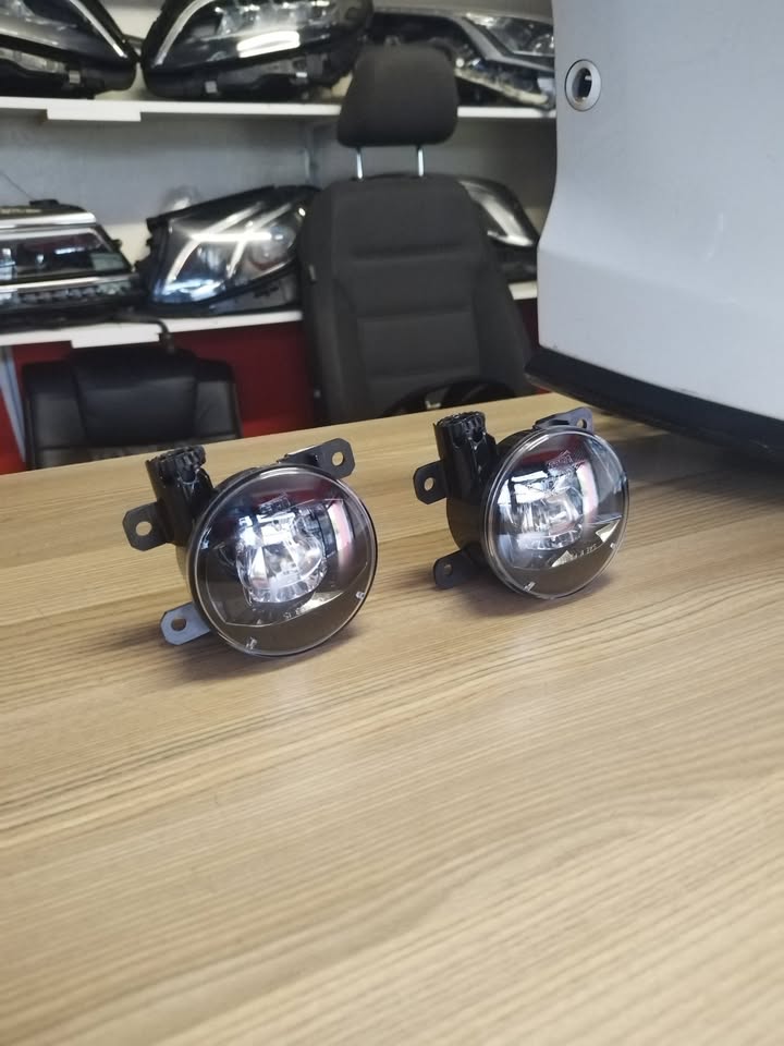 2020 FORD RANGER FOGLIGHT LEFT AND RIGHT FOR SALE BRAND NEW - Private Seller 2020 FORD RANGER FOGLIGHT LEFT AND RIGHT FOR SALE BRAND NEW - Private Seller