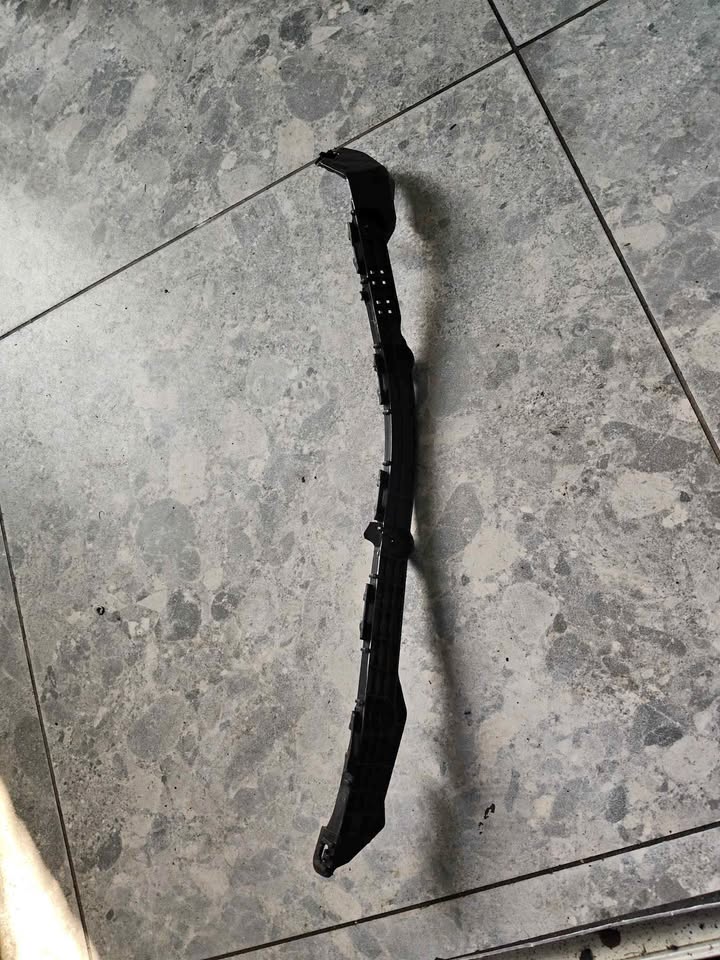 Toyota Quest Rear bumper bracket - Private Seller Toyota Quest Rear bumper bracket - Private Seller