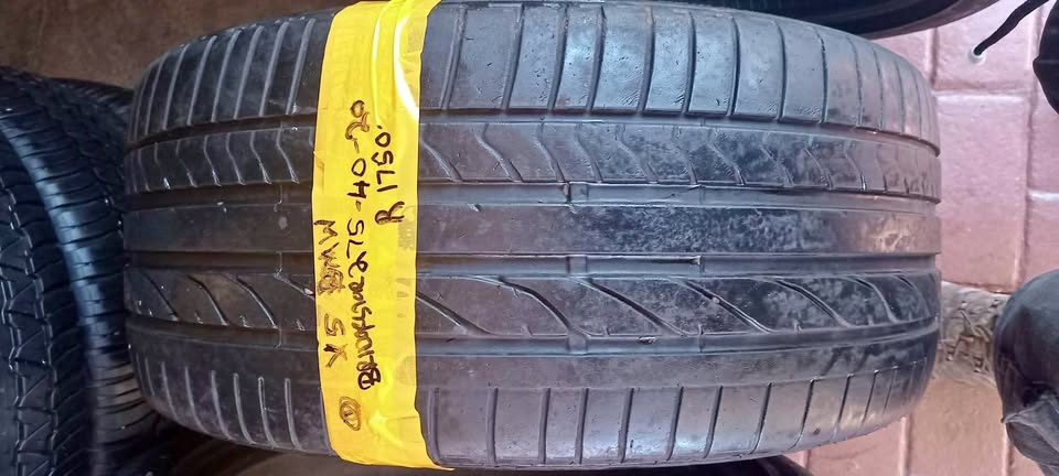 1x BMW X5 tyre Bridgestone.   RUNFLAT