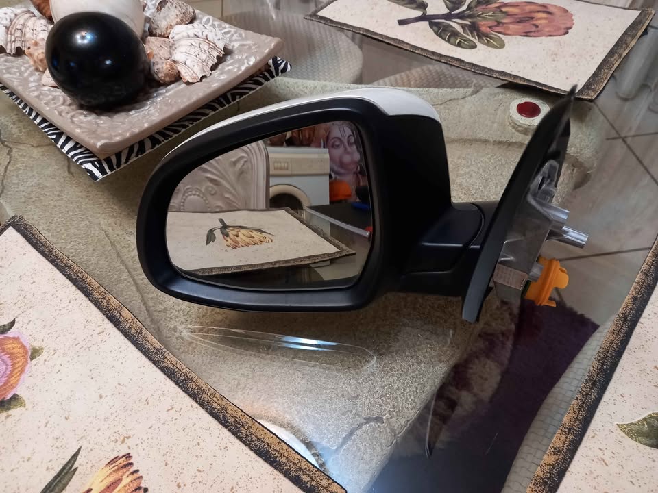 Bmw f25 x3 faclift door mirror With indicator - Private Seller Bmw f25 x3 faclift door mirror With indicator - Private Seller