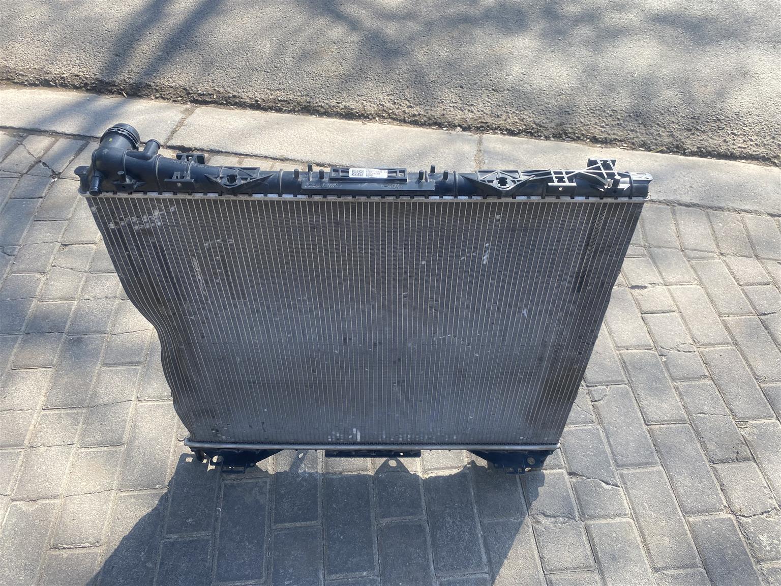 2020 LAND ROVER DISCOVERY 5 L462 RADIATOR FOR SALE. IN EXCELLENT CONDITION - Private Seller 2020 LAND ROVER DISCOVERY 5 L462 RADIATOR FOR SALE. IN EXCELLENT CONDITION - Private Seller
