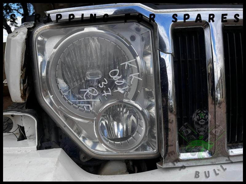 Jeep Cherokee KK 2010: Headlight- Jeep Bully's - Private Seller Jeep Cherokee KK 2010: Headlight- Jeep Bully's - Private Seller