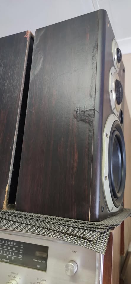 Sansui hifi speakers su770