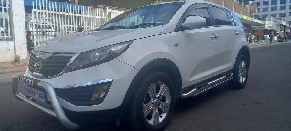 2011 KIA SPORTAGE 2.0 MANUAL, WHITE COLOUR, 118000KM