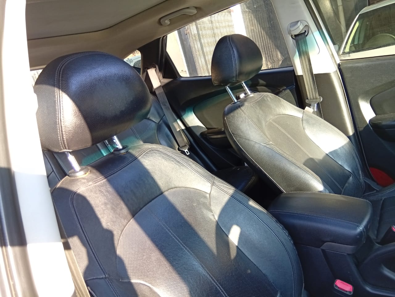 2010 Hyundai ix35 2.0 CRDi Elite SUV Sunroof turbo Diesel 143,000km Automatic Le
