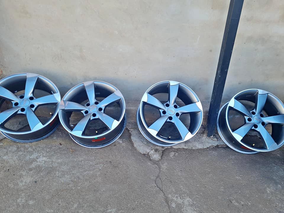 Audi A4 alloy mags size 18 aset - Private Seller Audi A4 alloy mags size 18 aset - Private Seller
