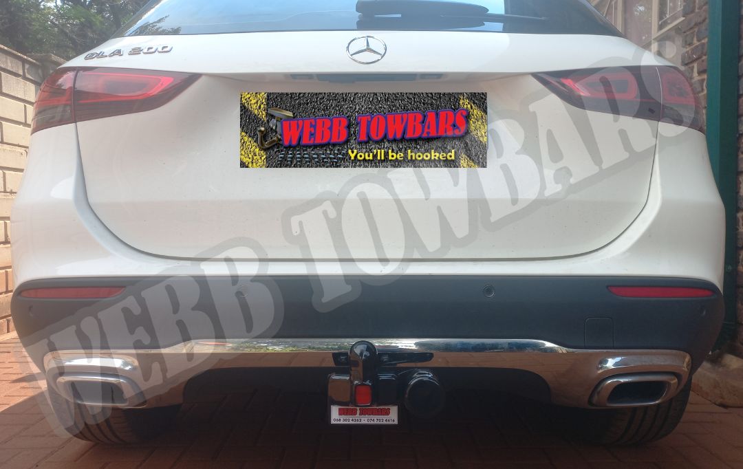 Mercedes Benz GLA200 Standard/Detachable Towbars - Private Seller Mercedes Benz GLA200 Standard/Detachable Towbars - Private Seller
