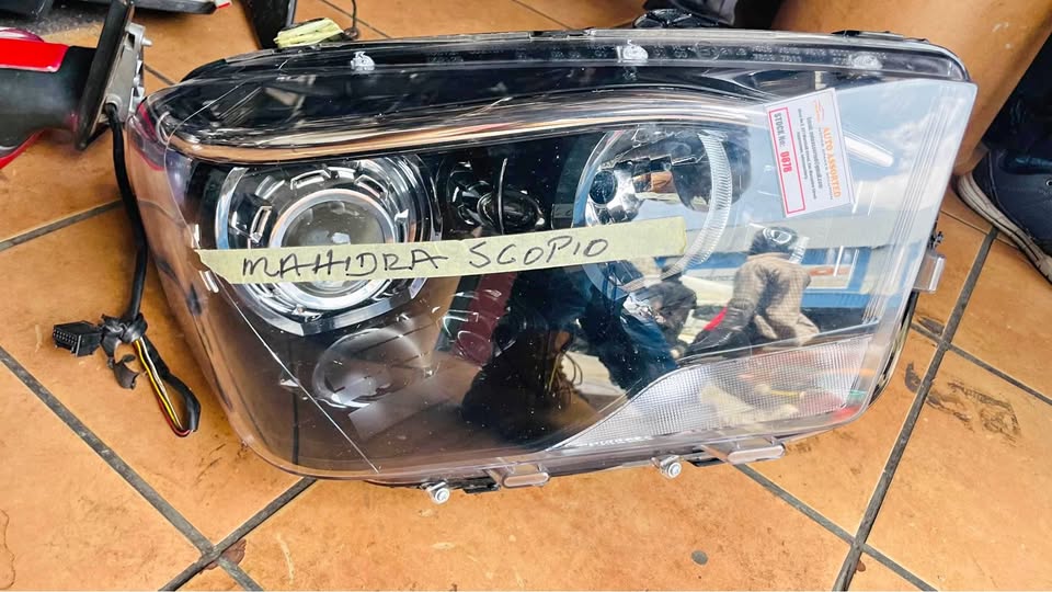 Mahindra Scorpio headlight - Private Seller Mahindra Scorpio headlight - Private Seller