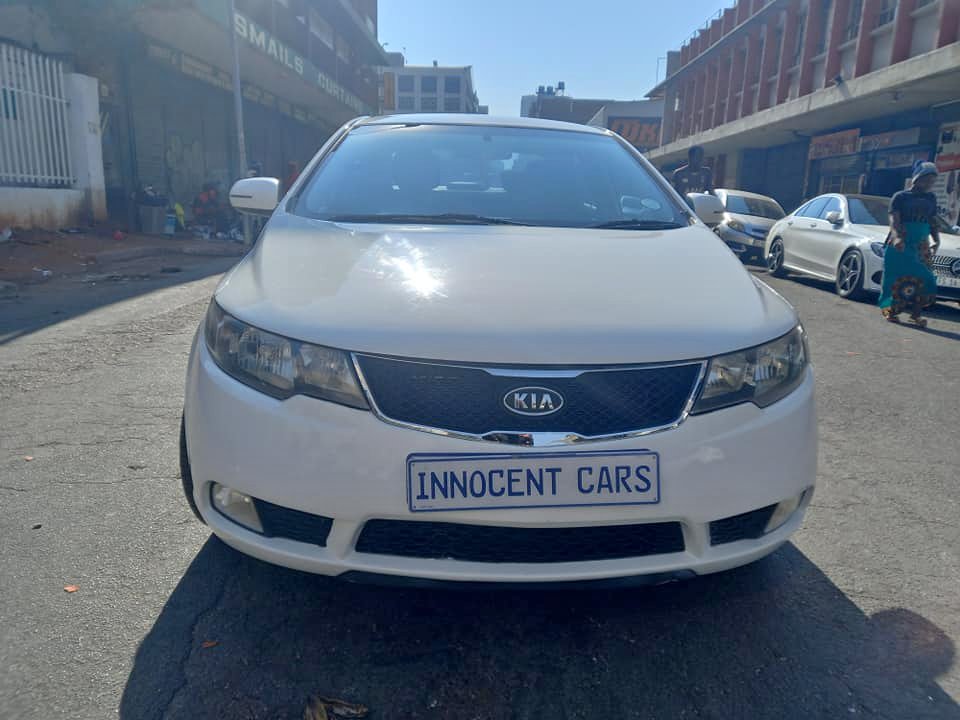 2014 KIA CERATO SEDAN 1.6 PETROL ENGINE MANUAL, WHITE COLOR 2014 KIA CERATO SEDAN 1.6 PETROL ENGINE MANUAL, WHITE COLOR