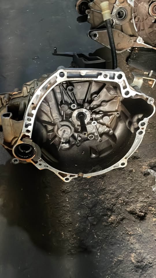 Renault triber gearbox manual - Private Seller Renault triber gearbox manual - Private Seller