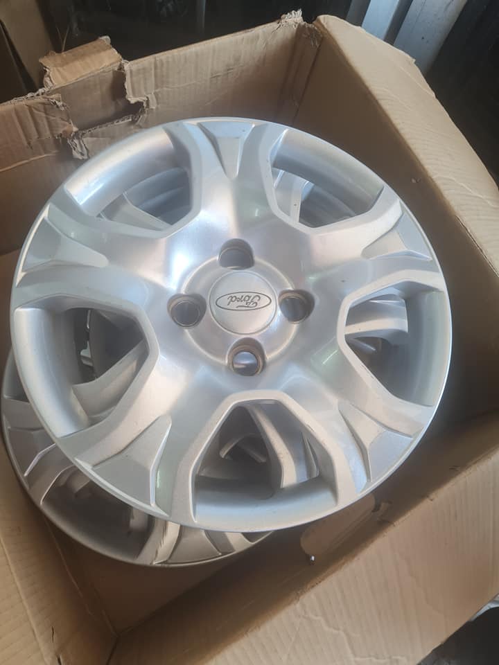 Ford Ecosport original wheel caps size 15 aset - Private Seller