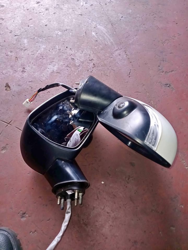 Suzuki Beleno electric side mirrors with cameras