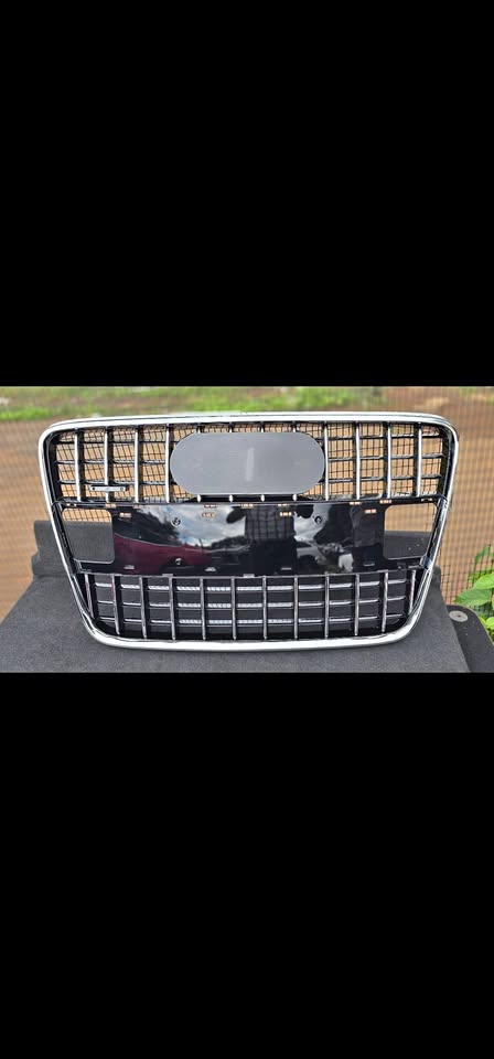 Audi Q7 Grill For Sale - Private Seller Audi Q7 Grill For Sale - Private Seller