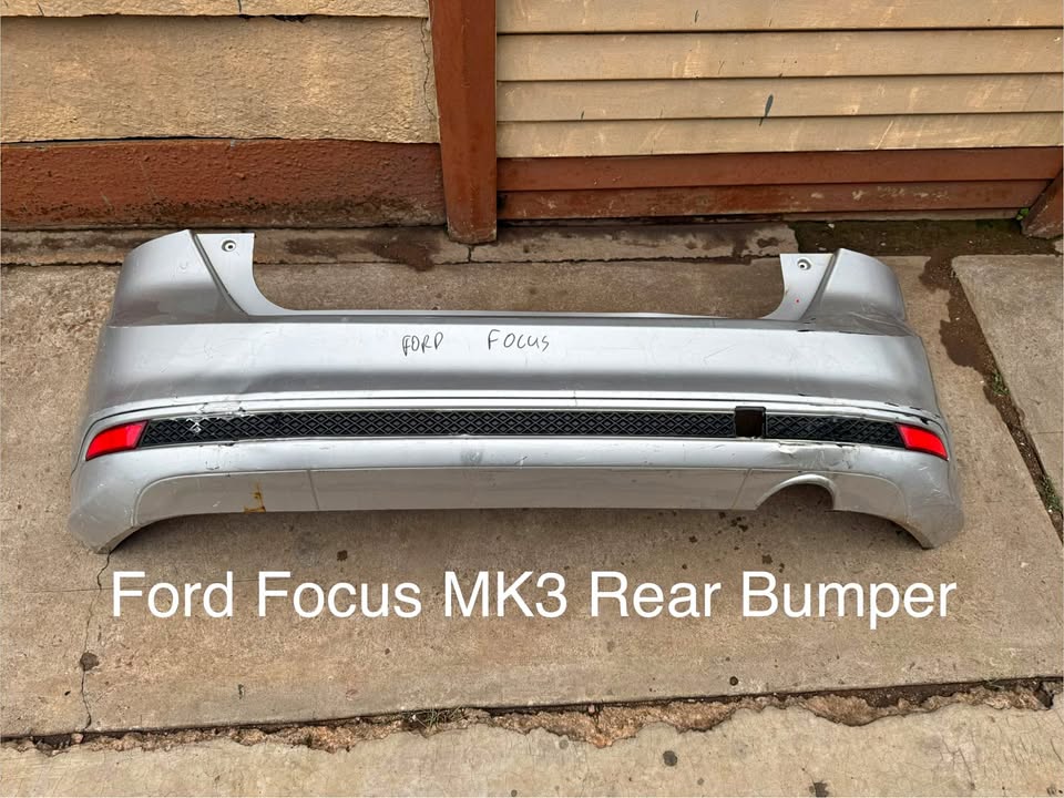 Ford Focus Rear Back Bumper - Private Seller Ford Focus Rear Back Bumper - Private Seller