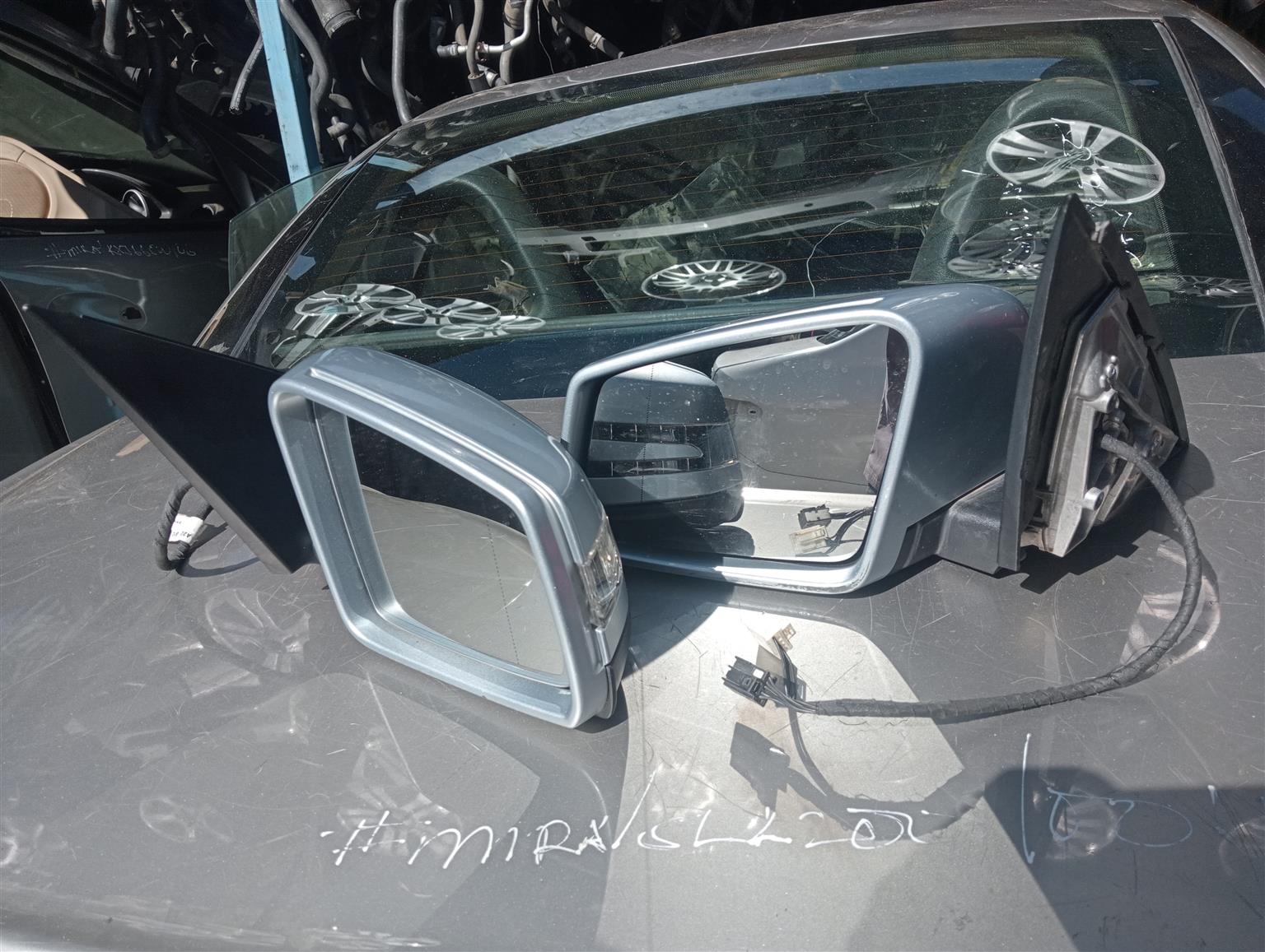 MERCEDES BENZ W204 FACELIFT SIDEMIRRORS - Private Seller MERCEDES BENZ W204 FACELIFT SIDEMIRRORS - Private Seller