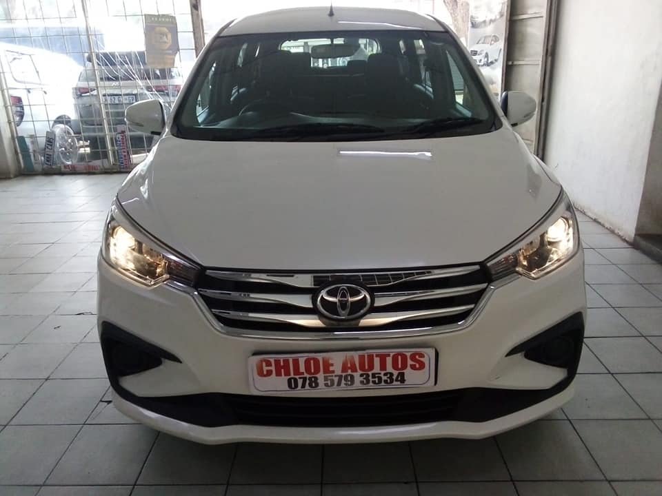 2022 TOYOTA RUMINON 1.5 VVT MANUAL PETROL WHITE, REVERSE CAMERA FRONT AND BACK SENSORS SERVICE BOOK,