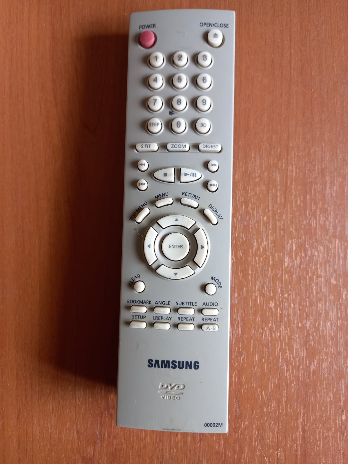 SAMSUNG S227.
DVD/CD/MP3 PLAYER