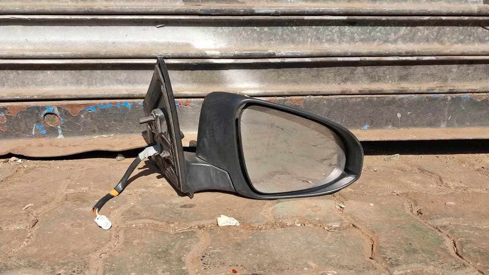 Toyota Prestige side mirror - Private Seller Toyota Prestige side mirror - Private Seller