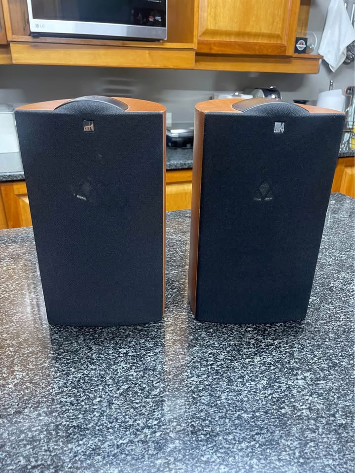 KEF iQ1 Bookshelf Speakers