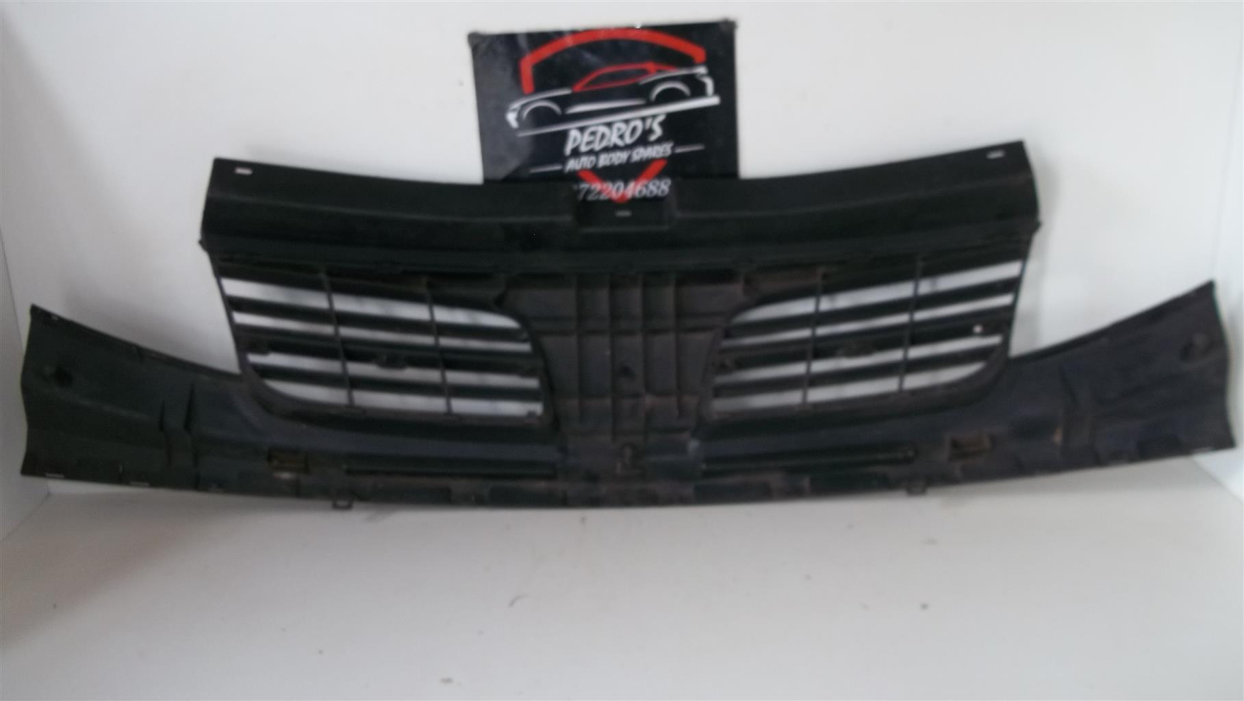 Nissan Primastar grille - Private Seller Nissan Primastar grille - Private Seller