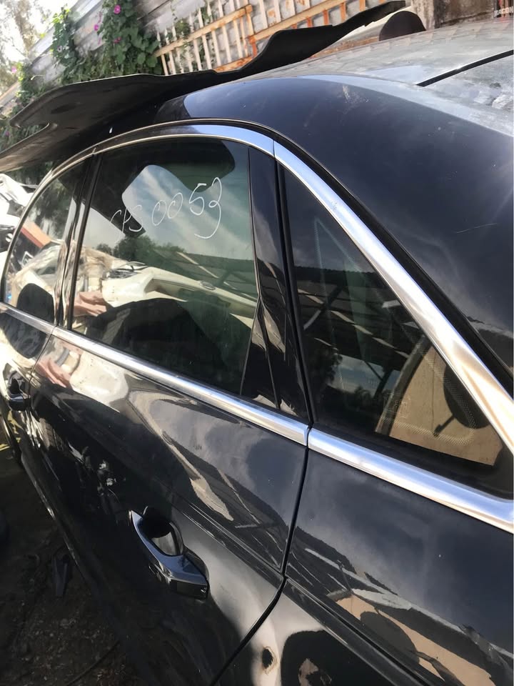 AUDI A4 B9 2018 LEFT AND RIGHT RARE DOORS FOR SALE - Private Seller