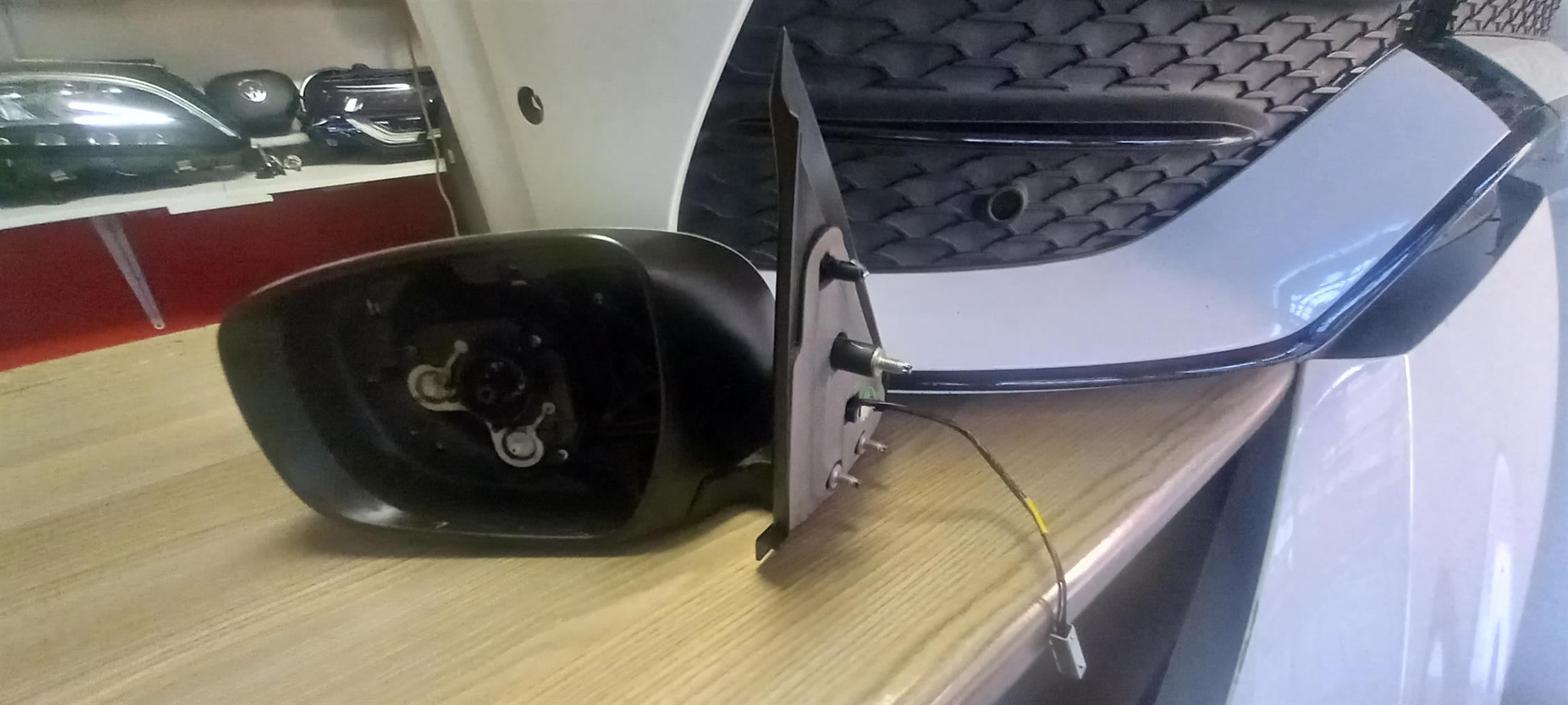 2023 TOYOTA VITZ LEFT DOOR MIRROR WITHOUT A GLASS (ELECTRIC) - Private Seller 2023 TOYOTA VITZ LEFT DOOR MIRROR WITHOUT A GLASS (ELECTRIC) - Private Seller