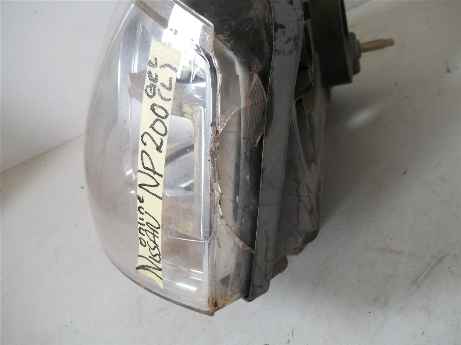 Nissan NP200 '08+ left headlight - Private Seller Nissan NP200 '08+ left headlight - Private Seller