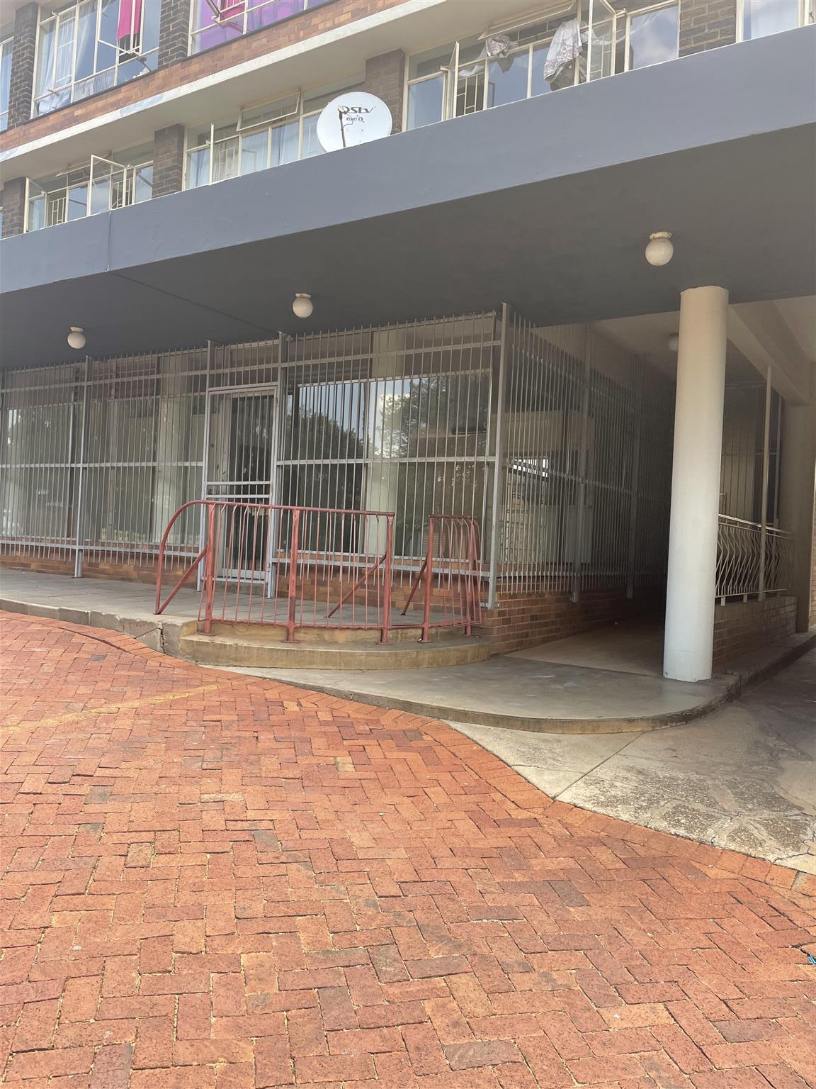 Shop To Let Silverton Hairdresser / Cellphone | Junk Mail