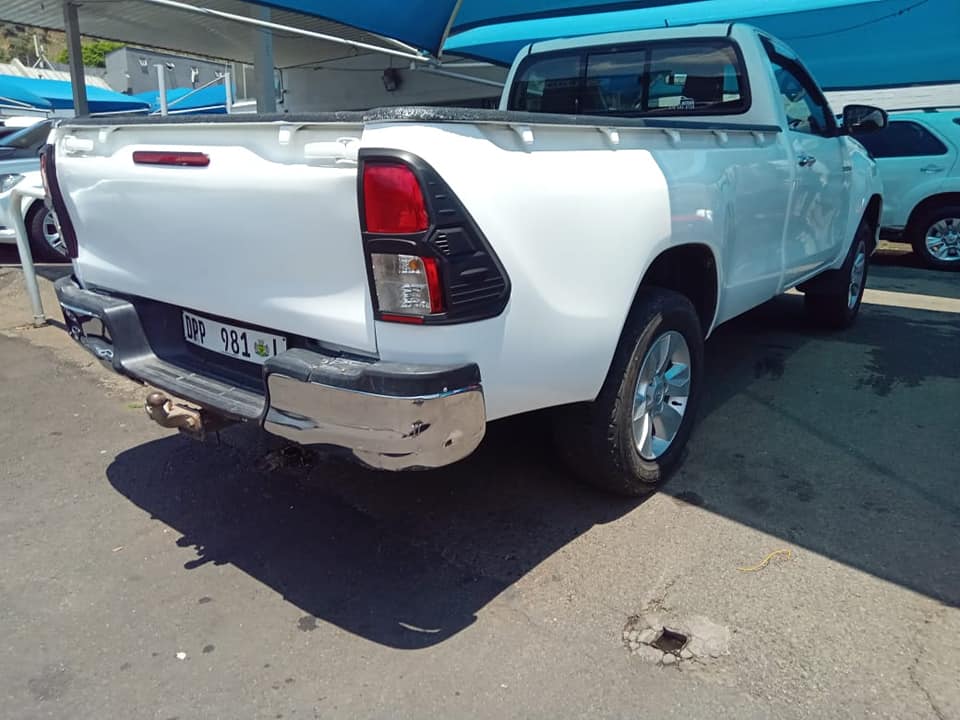 2017 TOYOTA HILUX 2.8 SINGLE CAB 4X4