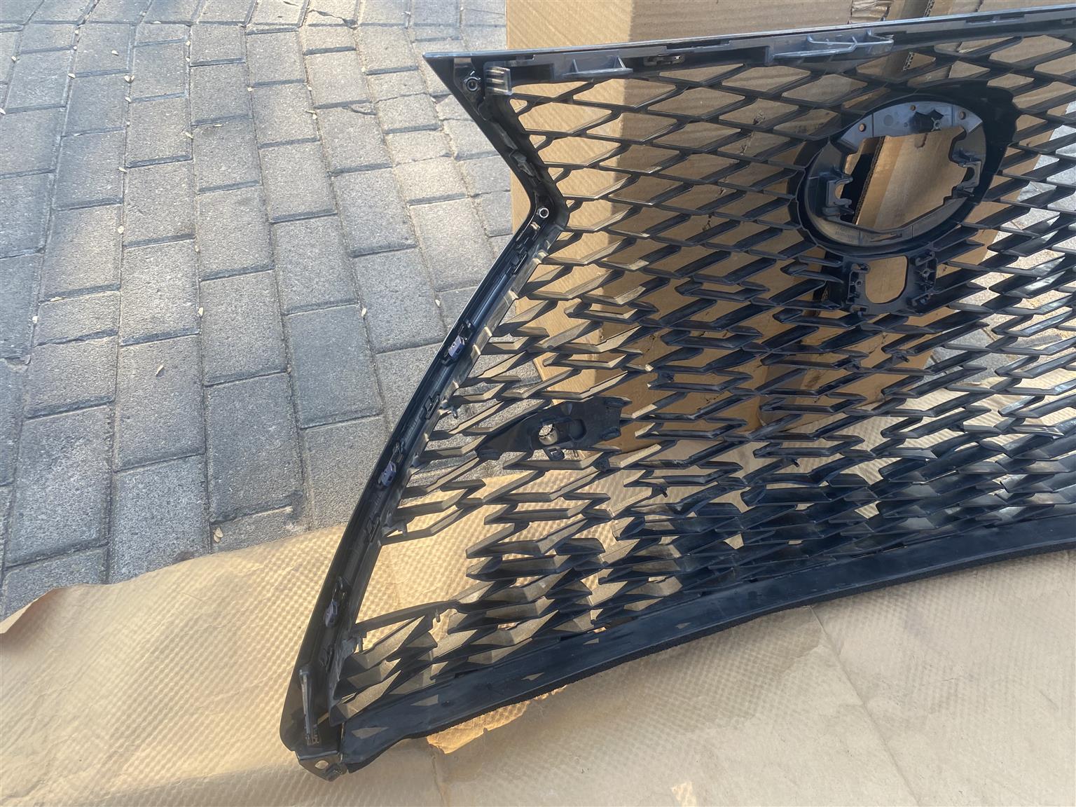 2020 LEXUS NX300 F-SPORT RADIATOR GRILLE FOR SALE. IN PRISTINE CONDITION
