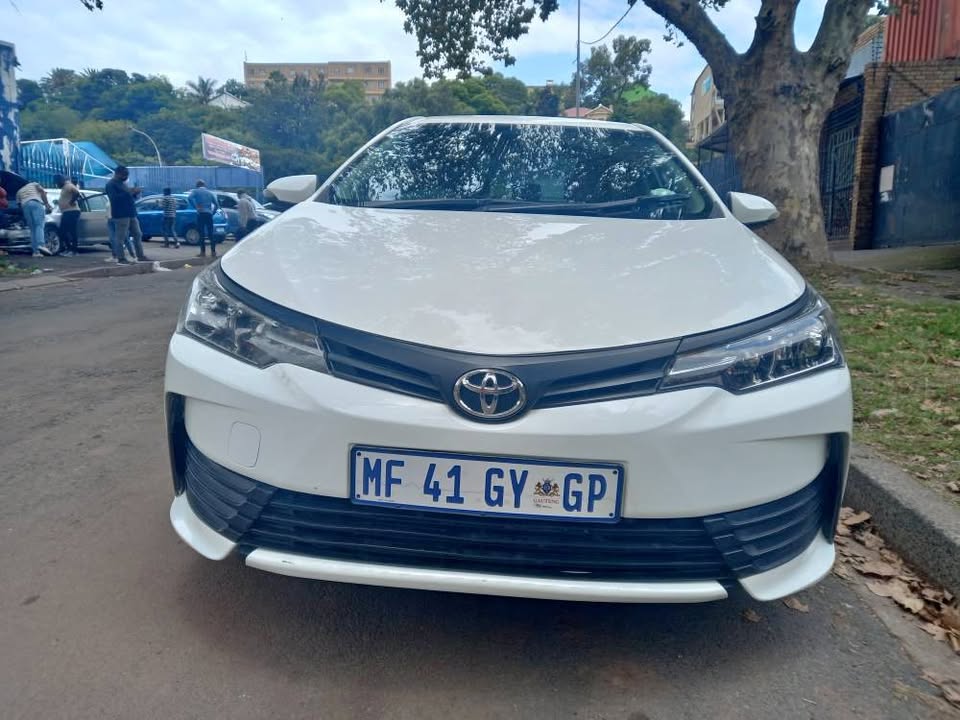 2020 Toyota Corolla Prestige 1.8 Petrol, Manual, White, 75000kms. Spare Key
