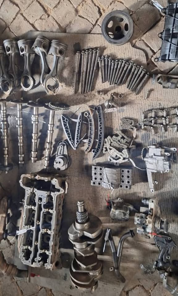 2007 Jeep Commander 3.0 CRD Sport Engine Parts Call - Private Seller 2007 Jeep Commander 3.0 CRD Sport Engine Parts Call - Private Seller