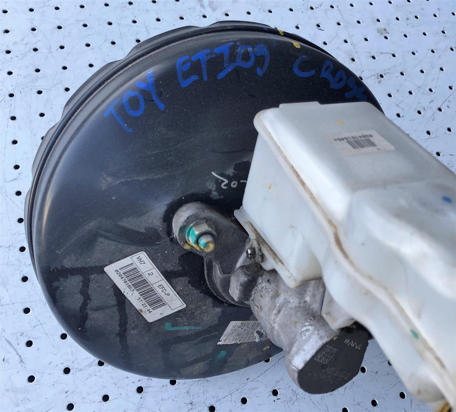 TOYOTA ETIOS CROSS BRAKE BOOSTER AND MASTER (LS2-011) - Private Seller TOYOTA ETIOS CROSS BRAKE BOOSTER AND MASTER (LS2-011) - Private Seller