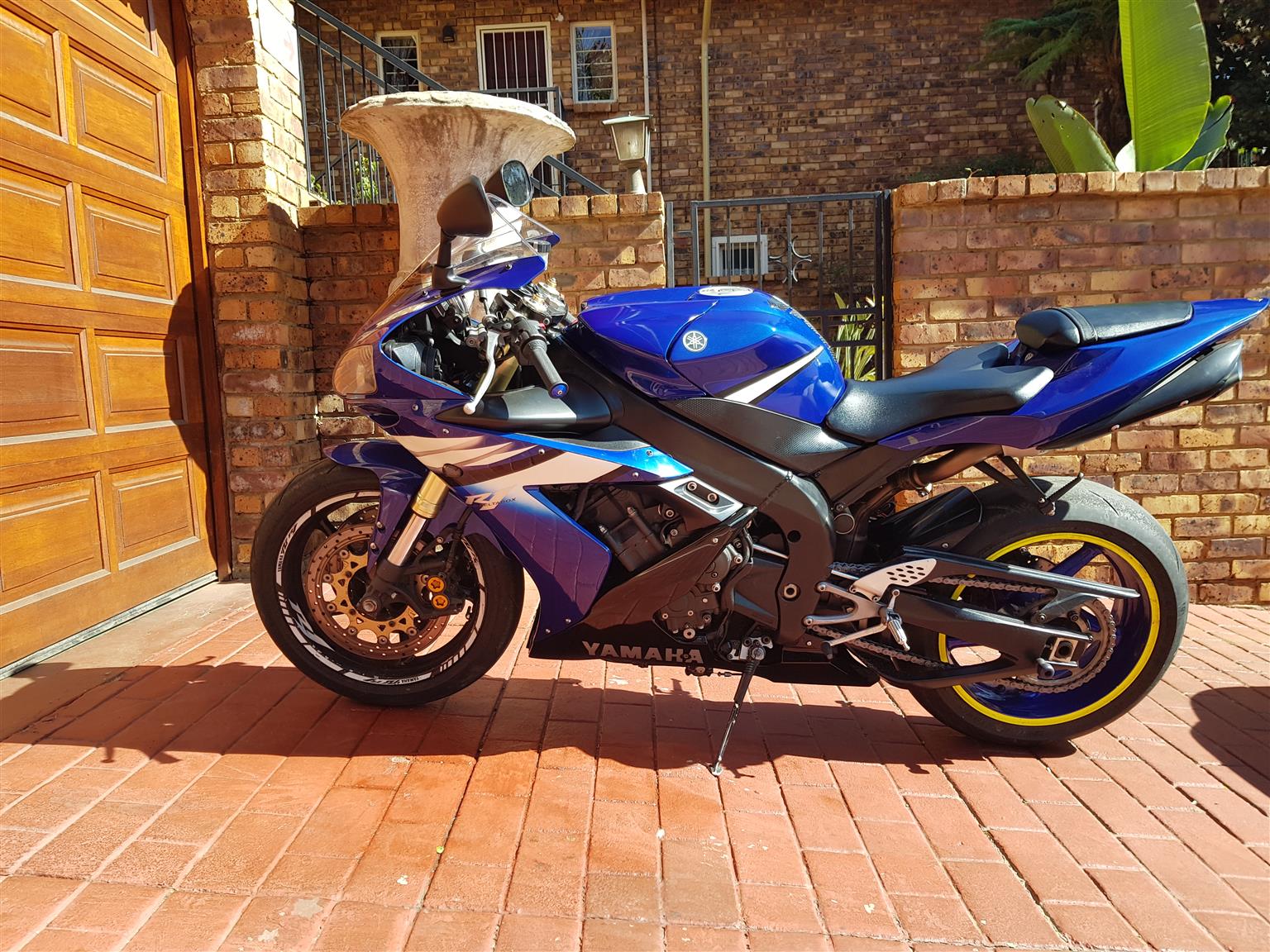 Yamaha R1 05 model | Junk Mail Marketplace