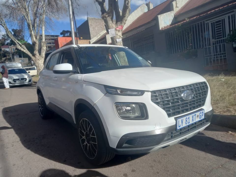 2022 HYUNDAI VENUE 1.0T PETROL, MANUAL, WHITE, 32000KMS SERVICE BOOK
